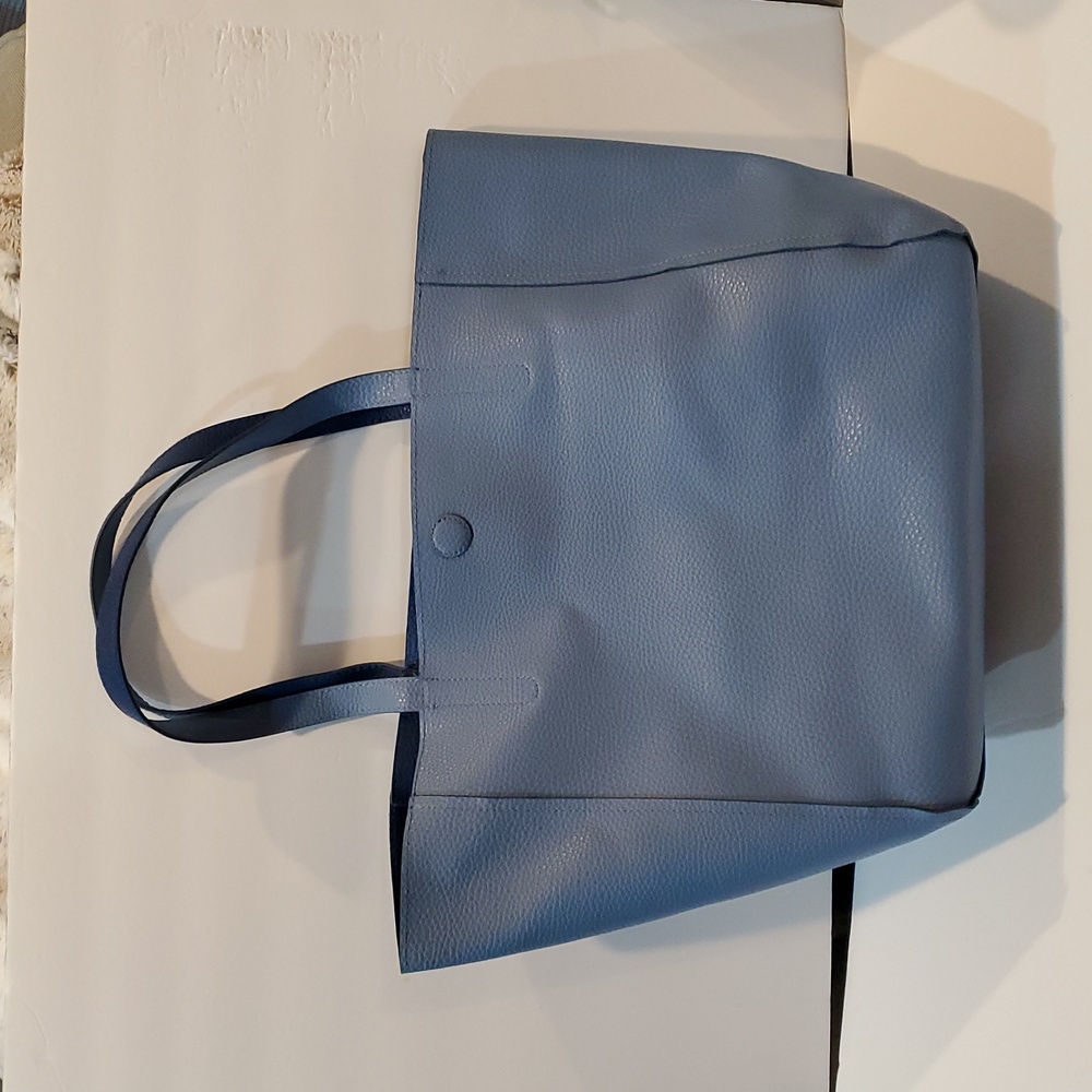 Reversible Blue Tote Bag Pebbled Faux Leather Dark & Light Blue Magnetic Closure - Picture 3 of 12